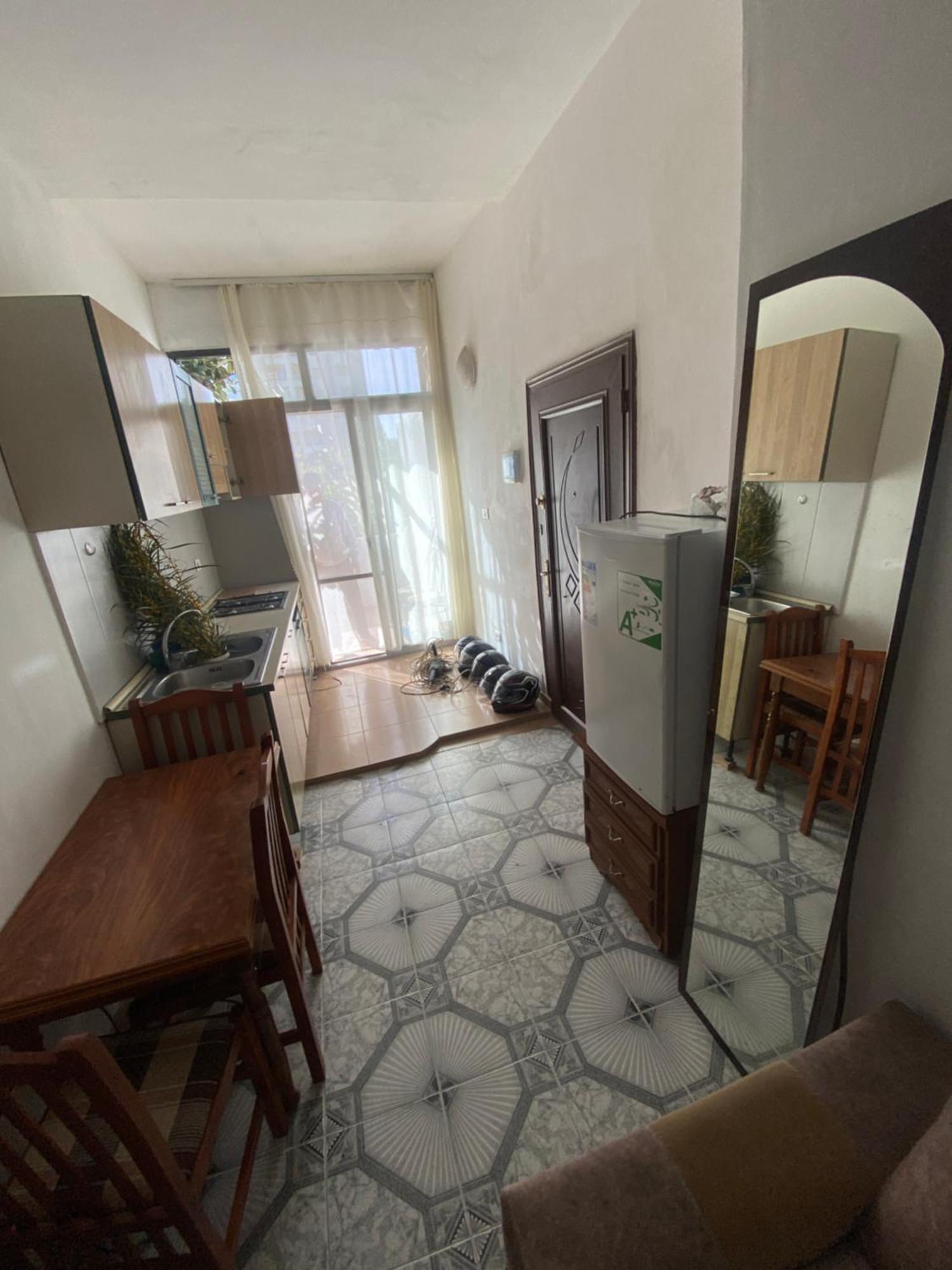 Lovely 2-Bedroom With Greenery View Durrës Exterior foto