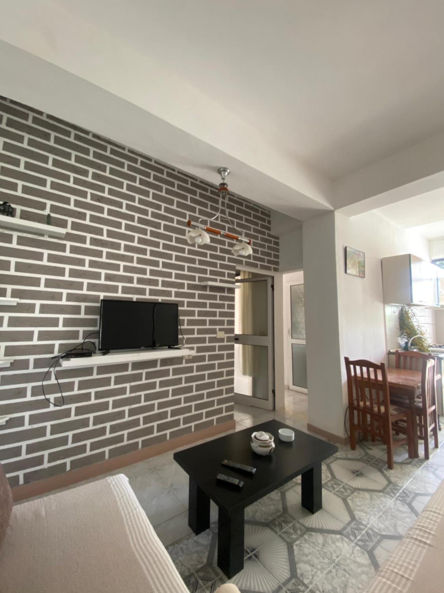 Lovely 2-Bedroom With Greenery View Durrës Exterior foto